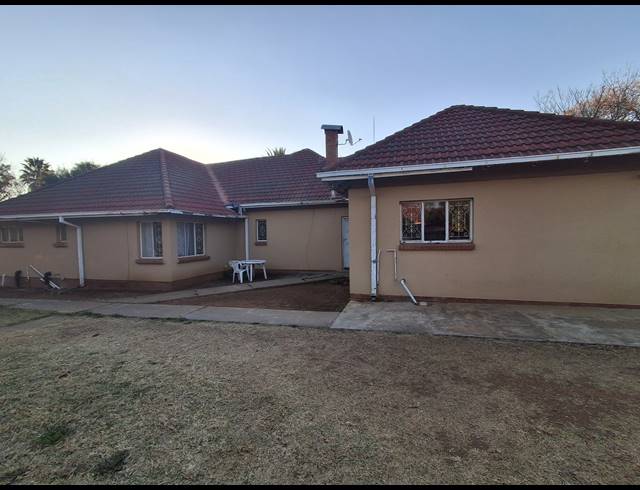 3 BEDROOM FREESTANDING FOR SALE IN IRENE PARK